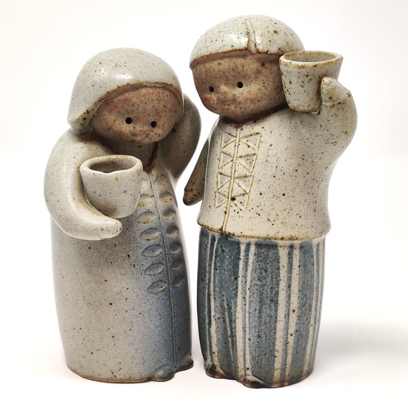 Japanese Pottery Stoneware Sweet Couple Holding Pots Blue Cream Cute Kawaii 5" - Picture 1 of 16